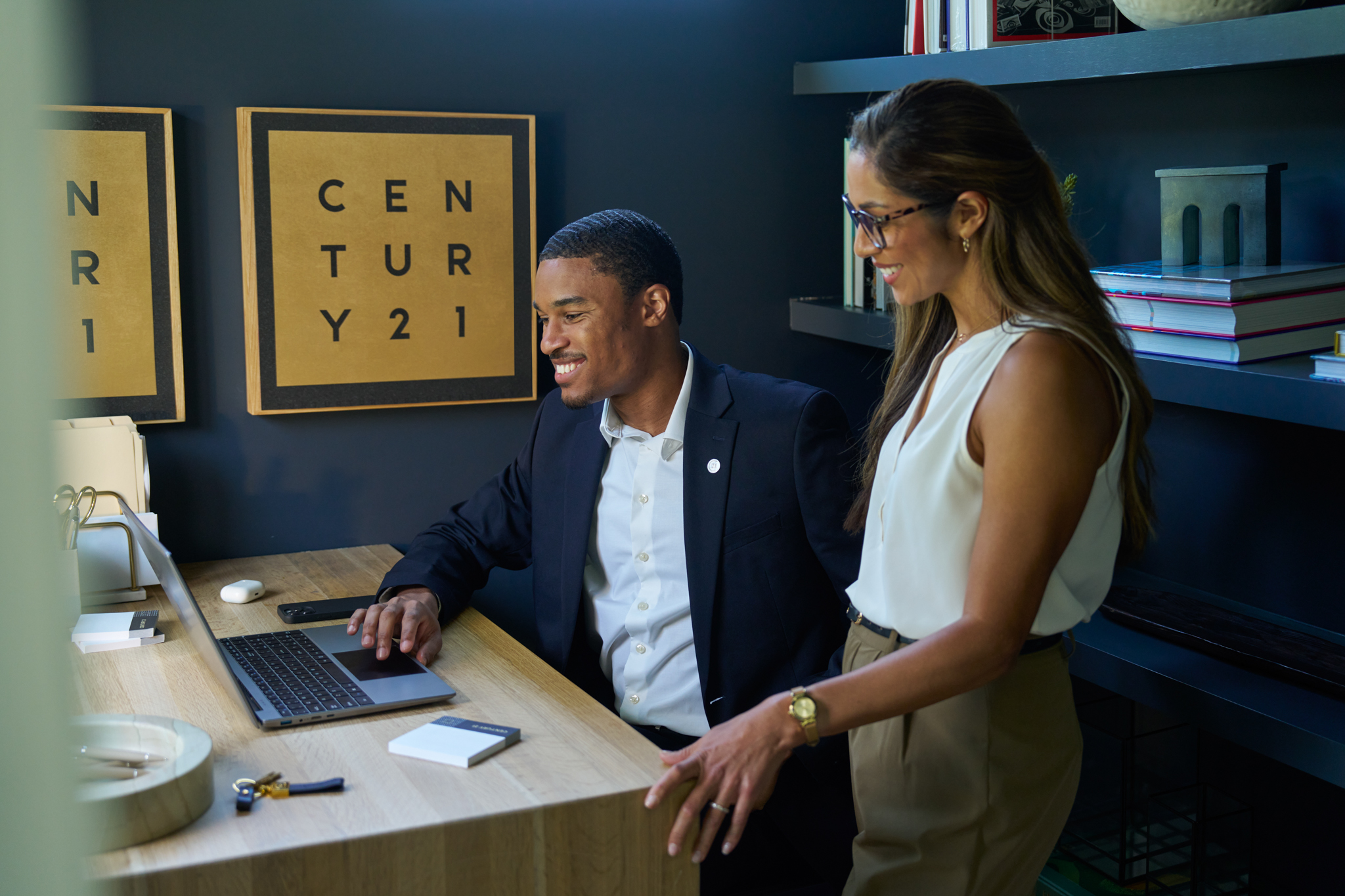 C21_Stills_Interior_AffiliateOffice3_081524